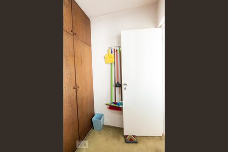 Quarto de Serviço de apartamento para alugar com 2 quartos, 102m² em Vila Suzana, São Paulo