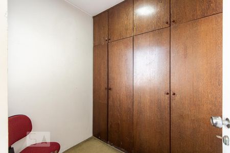 Quarto de Serviço de apartamento para alugar com 2 quartos, 102m² em Vila Suzana, São Paulo