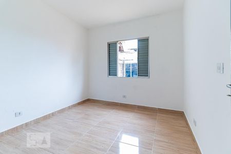 Quarto 1 de casa para alugar com 2 quartos, 110m² em Jardim Luanda, São Paulo