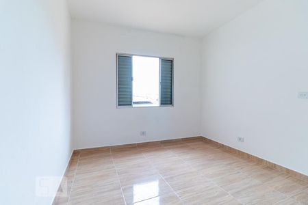 Quarto 1 de casa para alugar com 2 quartos, 110m² em Jardim Luanda, São Paulo