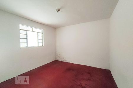 Quarto de casa para alugar com 1 quarto, 40m² em Parque Pinheiros, Taboão da Serra