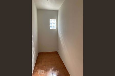 Closet de casa para alugar com 3 quartos, 200m² em Jardim Previdencia, São Paulo