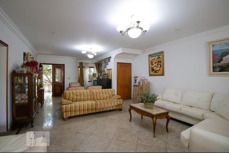Sala de casa à venda com 8 quartos, 600m² em Cidade Vargas, São Paulo