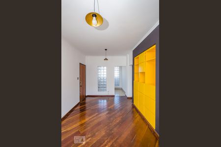 Sala de apartamento para alugar com 2 quartos, 70m² em Nova Suíssa, Belo Horizonte