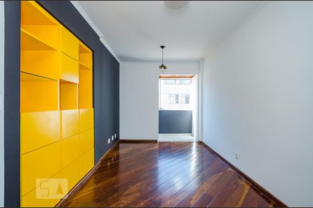 Sala de apartamento para alugar com 2 quartos, 70m² em Nova Suíssa, Belo Horizonte