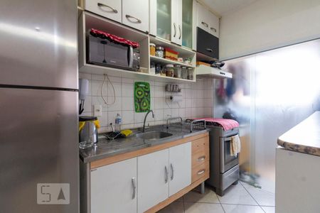 Cozinha de apartamento para alugar com 1 quarto, 35m² em Vila Carmosina, São Paulo