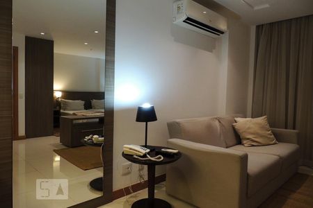 Sala  de apartamento para alugar com 1 quarto, 46m² em Jacarepaguá, Rio de Janeiro