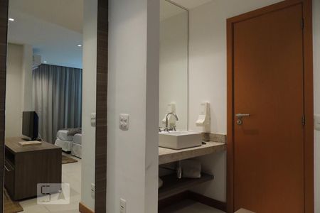 Banheiro  de apartamento à venda com 1 quarto, 46m² em Jacarepaguá, Rio de Janeiro