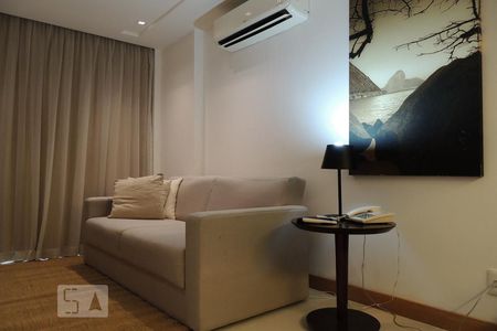 Sala  de apartamento para alugar com 1 quarto, 46m² em Jacarepaguá, Rio de Janeiro