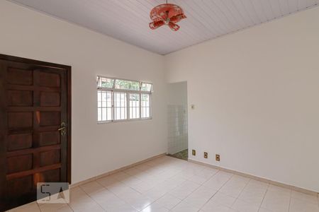 Sala de casa para alugar com 3 quartos, 100m² em Vila Guarani (zona Sul), São Paulo