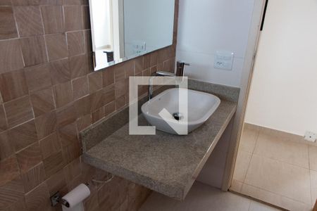Apartamento à venda com 82m², 2 quartos e 1 vaga Apartamento à venda com 82m², 2 quartos e 1 vagaBanheiro