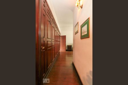 Casa para alugar com 400m², 4 quartos e 6 vagas Casa para alugar com 400m², 4 quartos e 6 vagasSuíte