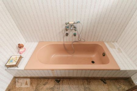 Casa para alugar com 400m², 4 quartos e 6 vagas Casa para alugar com 400m², 4 quartos e 6 vagasSuíte