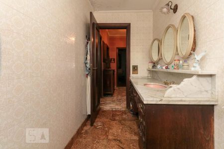 Casa para alugar com 400m², 4 quartos e 6 vagas Casa para alugar com 400m², 4 quartos e 6 vagasBanheiro 1