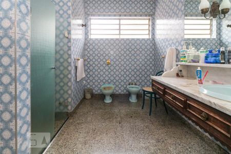 Casa para alugar com 400m², 4 quartos e 6 vagas Casa para alugar com 400m², 4 quartos e 6 vagasBanheiro 2