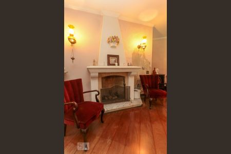 Casa para alugar com 400m², 4 quartos e 6 vagas Casa para alugar com 400m², 4 quartos e 6 vagasSala