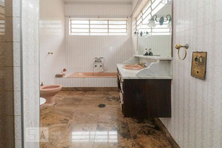 Casa para alugar com 400m², 4 quartos e 6 vagas Casa para alugar com 400m², 4 quartos e 6 vagasSuíte