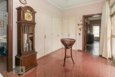 Casa para alugar com 400m², 4 quartos e 6 vagas Casa para alugar com 400m², 4 quartos e 6 vagasHall