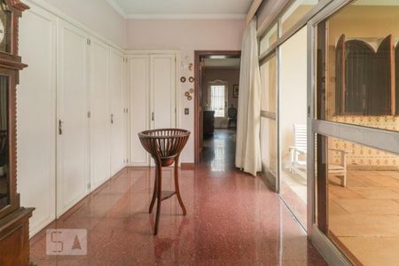 Casa para alugar com 400m², 4 quartos e 6 vagas Casa para alugar com 400m², 4 quartos e 6 vagasHall