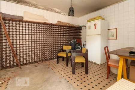 Casa para alugar com 400m², 4 quartos e 6 vagas Casa para alugar com 400m², 4 quartos e 6 vagasAdega
