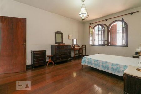 Casa para alugar com 400m², 4 quartos e 6 vagas Casa para alugar com 400m², 4 quartos e 6 vagasSuíte