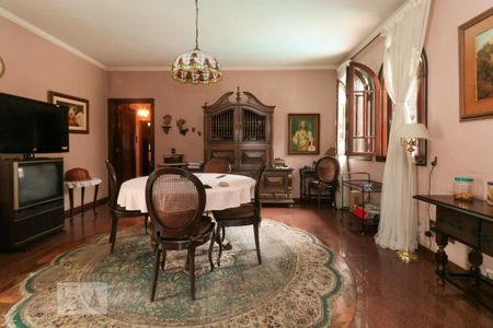 Casa para alugar com 400m², 4 quartos e 6 vagas Casa para alugar com 400m², 4 quartos e 6 vagasSala de Jantar