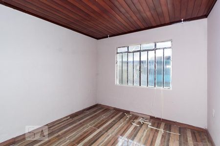 Quarto 2 de casa para alugar com 2 quartos, 120m² em Santa Cândida, Curitiba