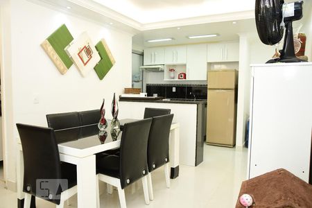 Sala de apartamento para alugar com 2 quartos, 65m² em Jardim Monte Santo, Cotia