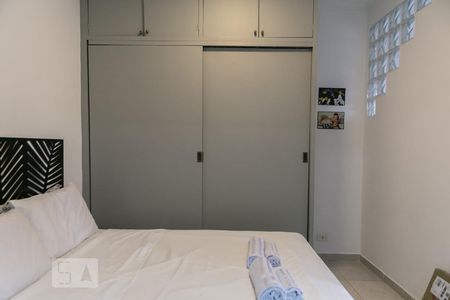 Quarto de apartamento para alugar com 1 quarto, 35m² em Ponta da Praia, Santos