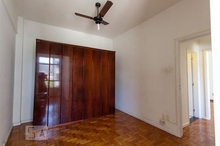 Quarto 1 de apartamento para alugar com 2 quartos, 80m² em Botafogo, Rio de Janeiro