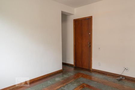 Sala  de apartamento para alugar com 2 quartos, 50m² em Cubango, Niterói