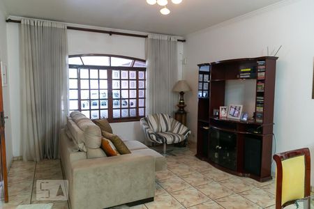 Sala de casa para alugar com 3 quartos, 220m² em Jardim Vila Galvao, Guarulhos