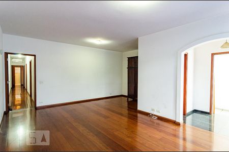 Sala de casa à venda com 3 quartos, 240m² em Jabaquara, São Paulo