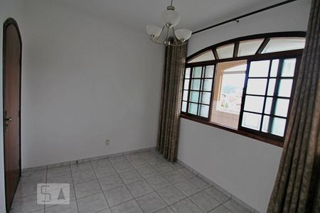 Sala de casa para alugar com 2 quartos, 130m² em Vila Assis Brasil, Mauá