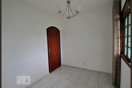 Sala de casa para alugar com 2 quartos, 130m² em Vila Assis Brasil, Mauá