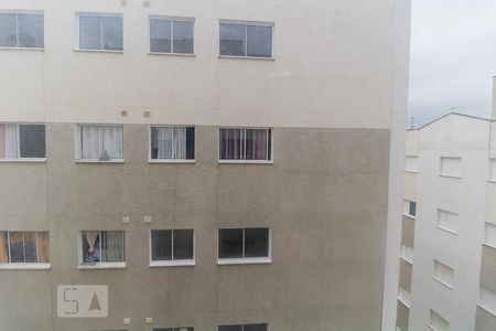 Vista da Sala de apartamento para alugar com 3 quartos, 60m² em Vila Nova Aparecida, Mogi das Cruzes