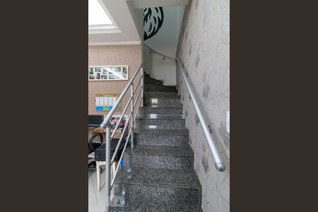 Escadas de casa à venda com 2 quartos, 100m² em Jardim Terezópolis, Guarulhos