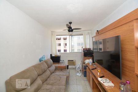 Sala de apartamento para alugar com 2 quartos, 50m² em Irajá, Rio de Janeiro