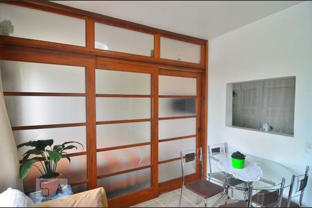 Sala de apartamento à venda com 1 quarto, 36m² em Centro, Canoas