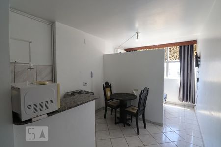 Cozinha de apartamento para alugar com 1 quarto, 35m² em Setor Central, Goiânia