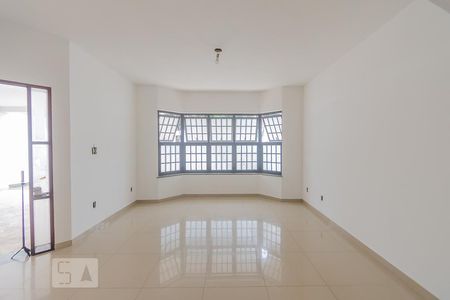 Detalhe Sala de casa à venda com 4 quartos, 240m² em Vila Paraíso, Campinas