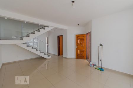 Sala de casa à venda com 4 quartos, 240m² em Vila Paraíso, Campinas