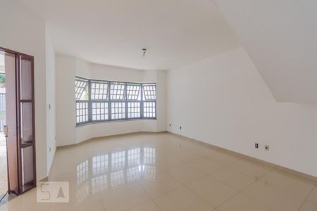 Sala de casa à venda com 4 quartos, 240m² em Vila Paraíso, Campinas