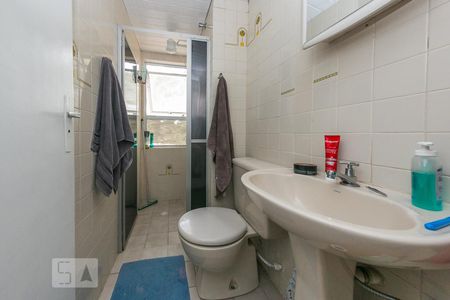 Banheiro de apartamento para alugar com 1 quarto, 35m² em Batel, Curitiba