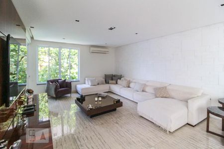 Sala de casa para alugar com 3 quartos, 225m² em Bosque da Saúde, São Paulo