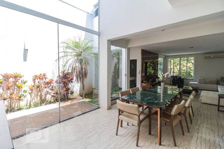 Sala de casa para alugar com 3 quartos, 225m² em Bosque da Saúde, São Paulo