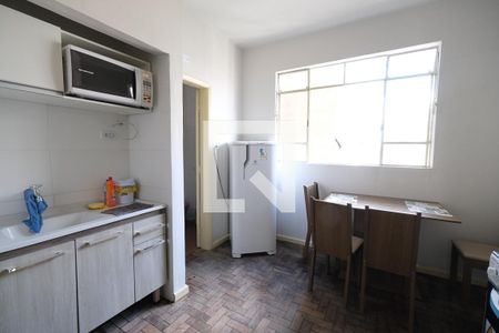 Sala/Cozinha de apartamento para alugar com 1 quarto, 44m² em Centro, Curitiba