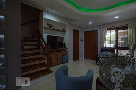 Sala de casa à venda com 4 quartos, 200m² em Cavalhada, Porto Alegre