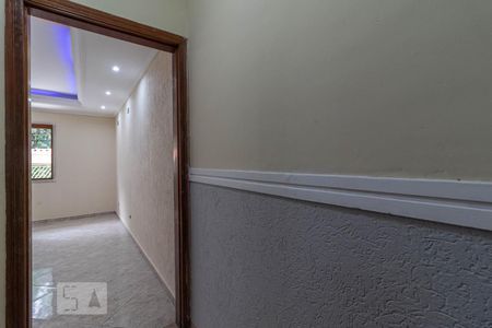 Corredor  de casa à venda com 3 quartos, 170m² em Vila Basileia, São Paulo