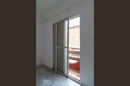 Mini varanda quarto 1 de apartamento para alugar com 2 quartos, 53m² em Parque Renato Maia, Guarulhos